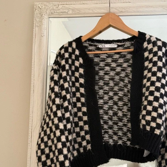 Zara Black and White Checkered Knit Cardigan - Picture 2 of 9